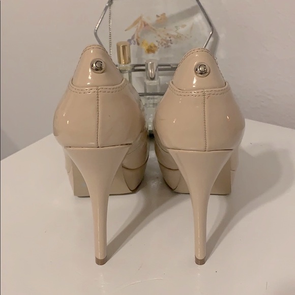 Guess Nude Pumps - Picture 3 of 4